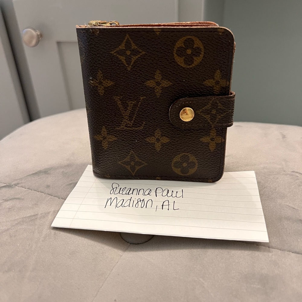 Louis Vuitton snap wallet